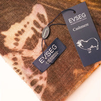 Cashmere-Schal mit großem Tiermotiv in Braun, Beige und Orange, mit Markenanhängern