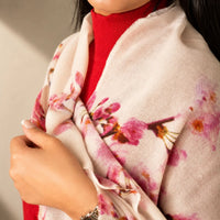 Cashmere-Schal in Creme mit pinken Blüten, geschmeidiges Tuch mit durchgehendem Muster