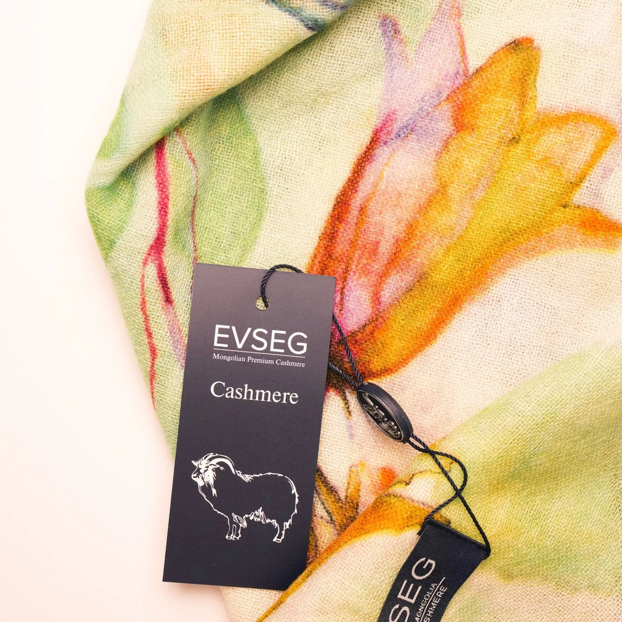 Bedruckter Cashmere-Schal mit EVSEG-Etikett, buntes Blumen- und Farbverlaufmuster